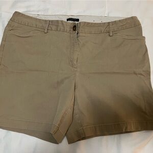 Land’s End mid rise shorts, size 18.